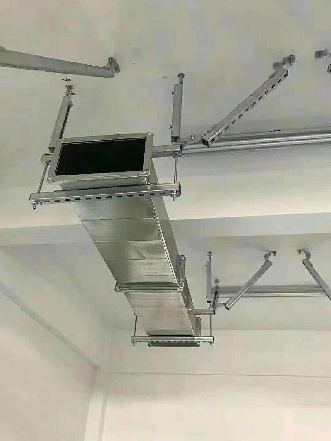 抗震支架沈陽(yáng)富強(qiáng)電纜橋架廠(chǎng)