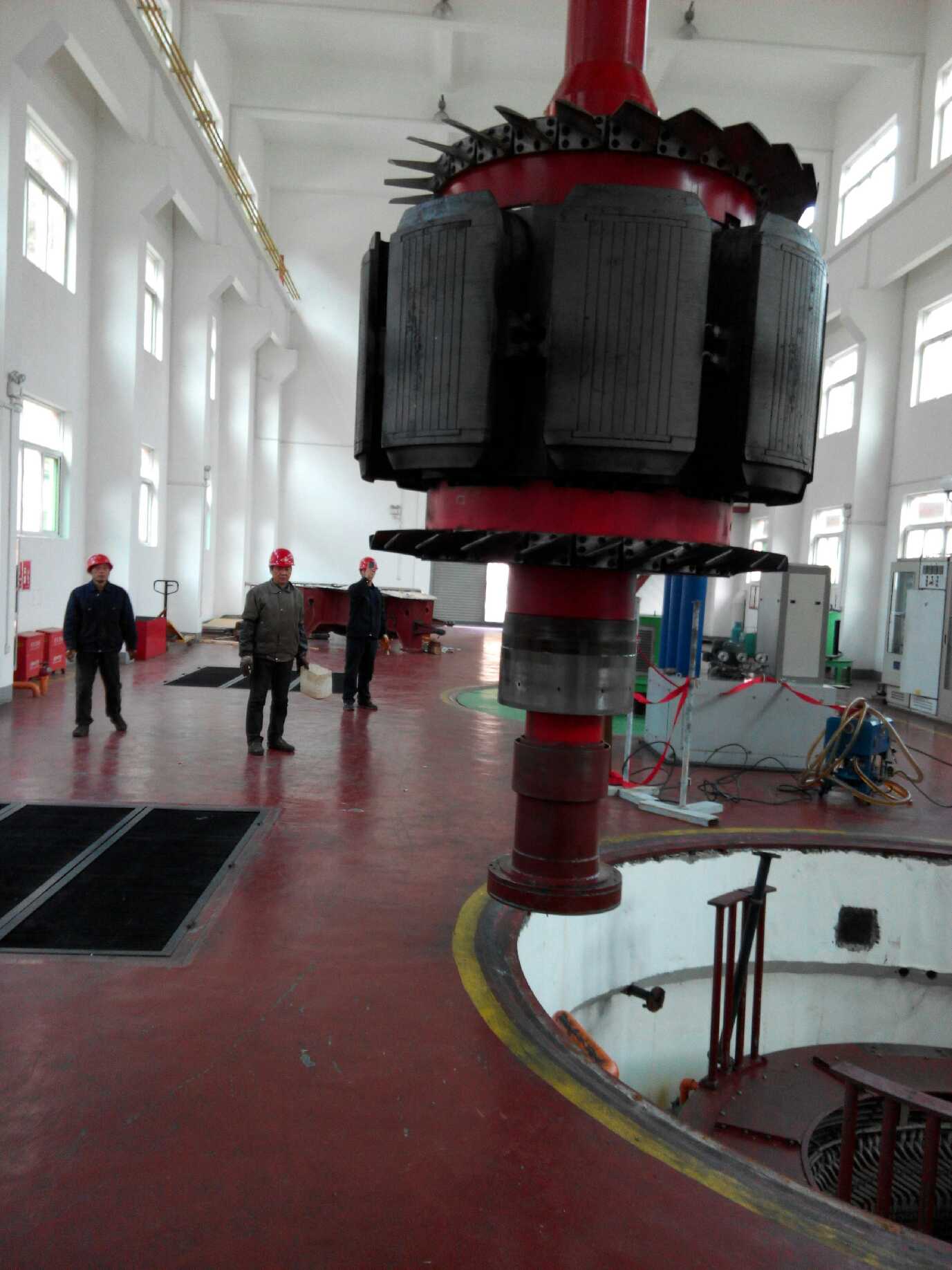 發(fā)電機(jī)轉(zhuǎn)子大修現(xiàn)場